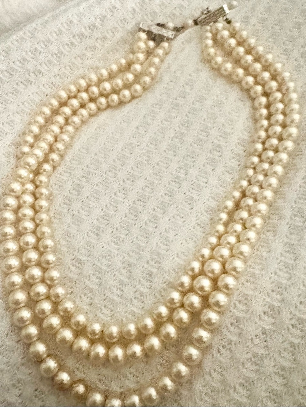 Ivory Freshwater Pearl VINTAGE 1930’s Necklace Silver Clasp Tripple Strand 18’